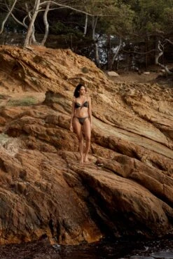 Maillot Brassière ARIA | Electric Black -CHICHI CASTELNANGO Boutique 4Y01A02428