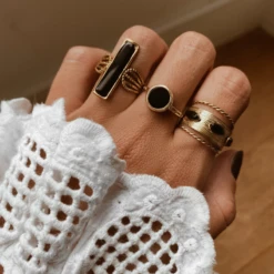 Bague BOBBIE | Agate Noire -CHICHI CASTELNANGO Boutique 8 ea84937c 1a8d 485e 9d25 163032c46d81