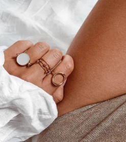 Bague OLIVER -CHICHI CASTELNANGO Boutique BAGUE PLAQUE OR DISQUE NACRE OLIVER 8