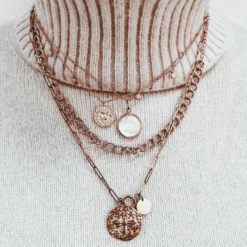 Collier OLIVIA 13 Collier OLIVIA -CHICHI CASTELNANGO Boutique COLLIER OR OLIVIA BLANC 9