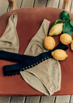 Maillot Triangle ANDRÉA | Sable Doré -CHICHI CASTELNANGO Boutique MAILLOT DEUX PIECE HAUT ANDREA DORE 3 15668a7b 6d25 4ef5 98b8 40ee9b23353e