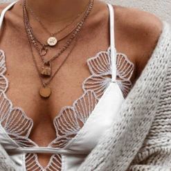 Pendentif - Lettres -CHICHI CASTELNANGO Boutique PENDENTIF LETTRE LETTRES OR BIJOU BIJOUX 4