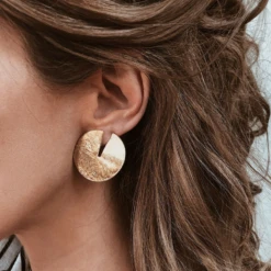 Boucles D'oreilles THÉIA 6 Boucles D'oreilles THÉIA -CHICHI CASTELNANGO Boutique Untitled design 38 0dd6e83a 845d 4120 be2f 79f988a9ad93