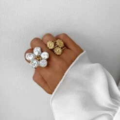 Bague ORA -CHICHI CASTELNANGO Boutique bagues dorees or bijou fleur tendance cfcc4bea 4e0e 41cd b533 5f6cf93085d7