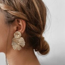 Boucles D'oreilles PALOMA -CHICHI CASTELNANGO Boutique boucles oreilles doree or fleurs tendance soleil