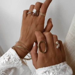 Bague ESMÉE -CHICHI CASTELNANGO Boutique femme bague fleurs marguerite anneaux fins 6162adb8 2f5d 4de3 94dc c51ee8008826