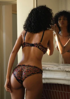 Soutien-gorge Triangle AIMÉE 13 Soutien-gorge Triangle AIMÉE -CHICHI CASTELNANGO Boutique lingerie femme sous vetement soutien gorge soutiens gorge noir 0a470132 1ad8 41ea 9d96 65c49efe75af