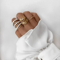 Bague CAPUCINE 12 Bague CAPUCINE -CHICHI CASTELNANGO Boutique perle bague dore or perles blanche