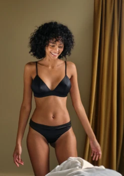 Soutien-gorge Triangle FRANCINE - Noir -CHICHI CASTELNANGO Boutique soutien gorge noir lingerie femme 4e934786 0518 4a0c 9ac6 bd7a6fb6879a